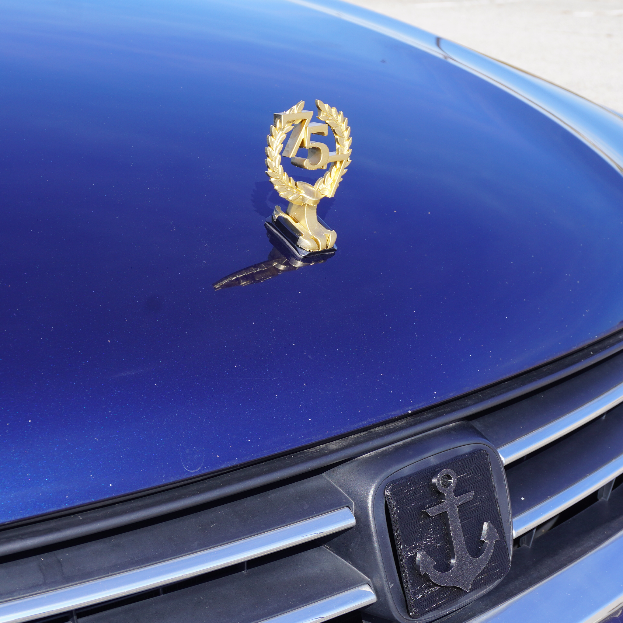Gold 757 Ornament